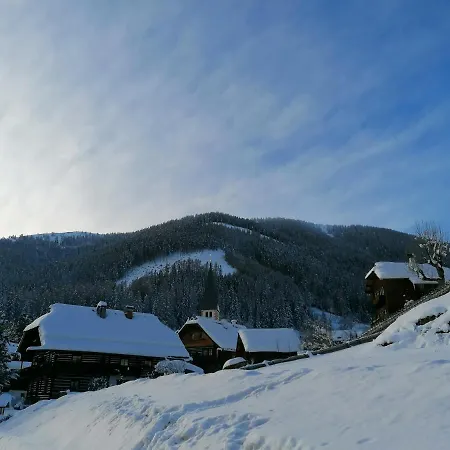 לינה וארוחת בוקר Alte Schule 3*